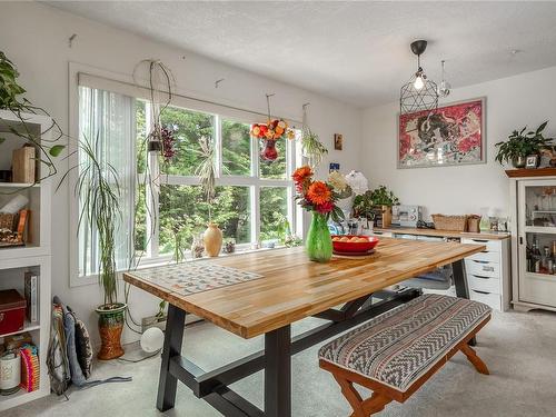 404-1361 Hillside Ave, Victoria, BC - Indoor Photo Showing Dining Room