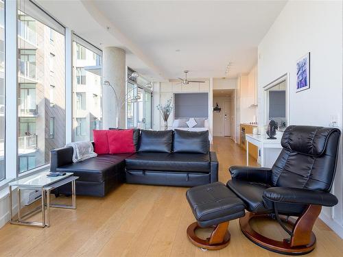 212B-456 Pandora Ave, Victoria, BC - Indoor Photo Showing Living Room