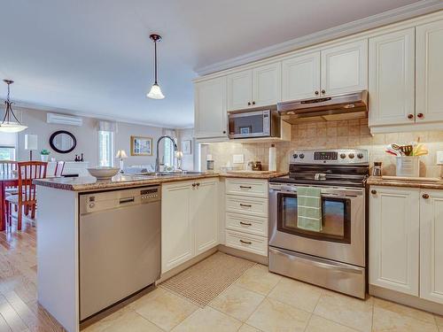 Kitchen - 295 Rue De Barcelone, Dollard-Des-Ormeaux, QC - Indoor Photo Showing Kitchen With Double Sink