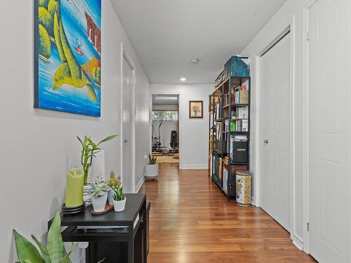 Hall - 4366 Av. Du Midway, Montréal (Rosemont/La Petite-Patrie), QC 