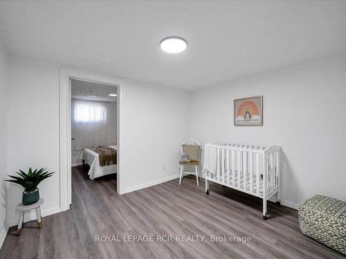 719 Kingfisher Dr, Pickering, ON - Indoor Photo Showing Bedroom