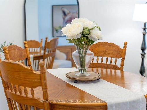 719 Kingfisher Dr, Pickering, ON - Indoor Photo Showing Dining Room