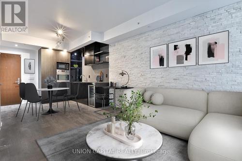 710 - 70 Temperance Street, Toronto (Bay Street Corridor), ON - Indoor Photo Showing Living Room