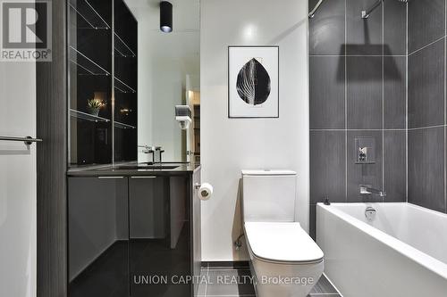 710 - 70 Temperance Street, Toronto, ON - Indoor Photo Showing Bathroom