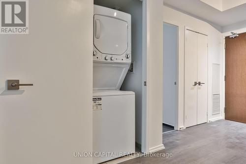 710 - 70 Temperance Street, Toronto (Bay Street Corridor), ON - Indoor Photo Showing Laundry Room