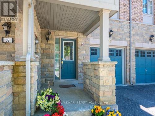 35 Prince Charles Way, Markham, ON - Outdoor