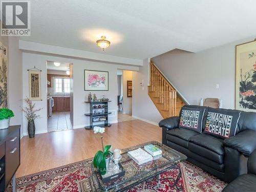 35 Prince Charles Way, Markham, ON - Indoor Photo Showing Living Room