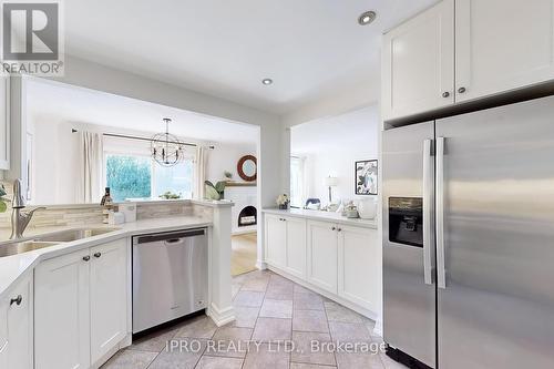 82 Dalecroft Circle, Markham, ON - Indoor Photo Showing Kitchen With Double Sink