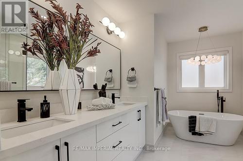 57 Ravine Edge Drive, Richmond Hill (Jefferson), ON - Indoor Photo Showing Bathroom