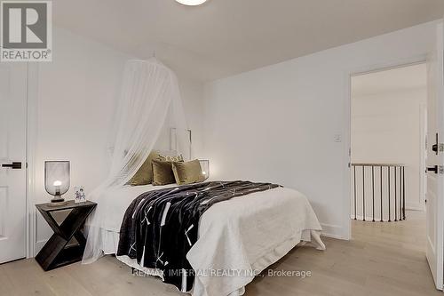 57 Ravine Edge Drive, Richmond Hill (Jefferson), ON - Indoor Photo Showing Bedroom