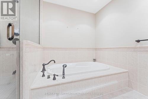 28 Hastings Drive, Markham, ON - Indoor Photo Showing Bathroom