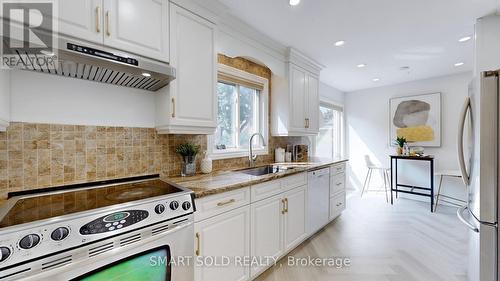 92 Tunney Crescent, Markham (Raymerville), ON - Indoor Photo Showing Kitchen