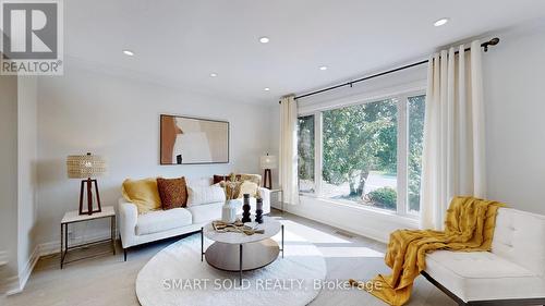 92 Tunney Crescent, Markham (Raymerville), ON - Indoor Photo Showing Living Room