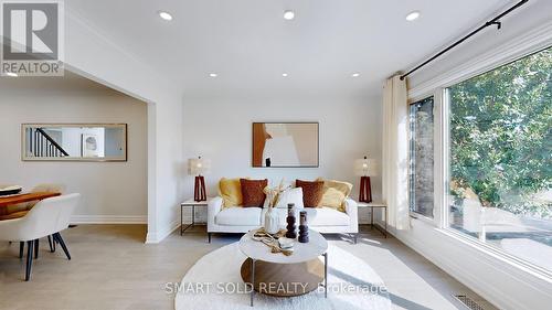 92 Tunney Crescent, Markham (Raymerville), ON - Indoor Photo Showing Living Room