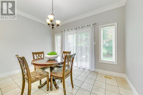 2425 Sequoia Way, Oakville, ON - Indoor Photo Showing Dining Room