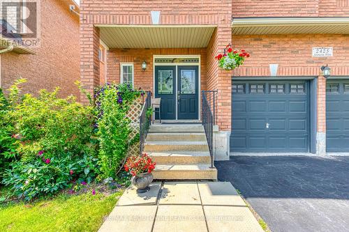 2425 Sequoia Way, Oakville (West Oak Trails), ON - Outdoor