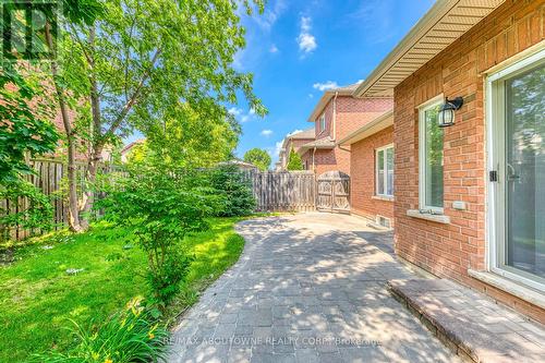 2425 Sequoia Way, Oakville (West Oak Trails), ON - Outdoor