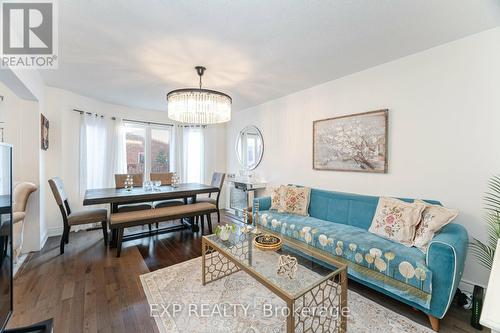 314 Duncan Lane, Milton (Scott), ON - Indoor Photo Showing Living Room