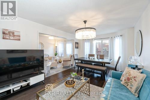 314 Duncan Lane, Milton (Scott), ON - Indoor Photo Showing Living Room