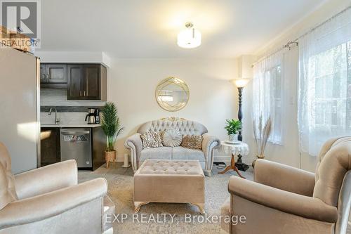 314 Duncan Lane, Milton (Scott), ON - Indoor Photo Showing Living Room