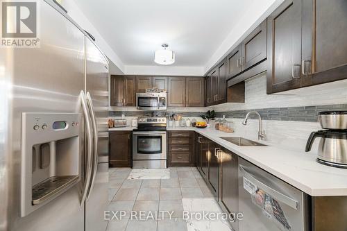 314 Duncan Lane, Milton (Scott), ON - Indoor Photo Showing Kitchen