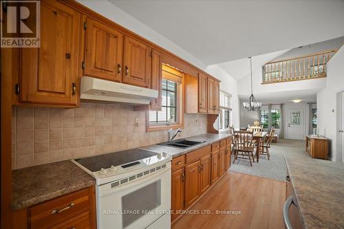 174 Prideaux Street, Niagara-On-The-Lake, ON - Indoor Photo Showing Kitchen With Double Sink