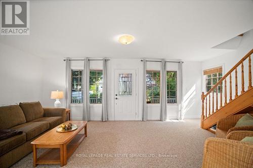 174 Prideaux Street, Niagara-On-The-Lake, ON - Indoor Photo Showing Living Room