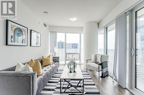 4310 - 100 Harbour Street, Toronto (Waterfront Communities), ON - Indoor Photo Showing Living Room