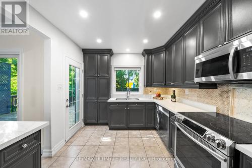 218 Bogert Avenue, Toronto (Lansing-Westgate), ON - Indoor Photo Showing Kitchen With Upgraded Kitchen