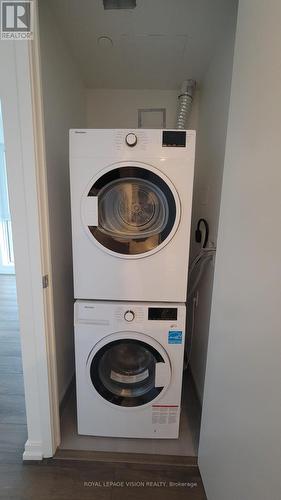 3212 - 7890 Jane Street, Vaughan, ON - Indoor Photo Showing Laundry Room