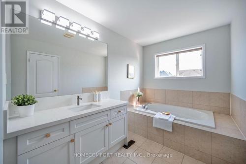 264 Gas Lamp Lane, Markham, ON - Indoor Photo Showing Bathroom