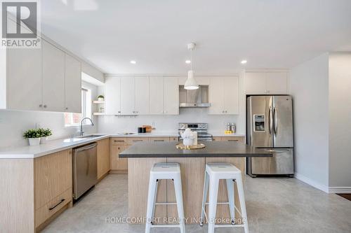 264 Gas Lamp Lane, Markham, ON - Indoor Photo Showing Kitchen