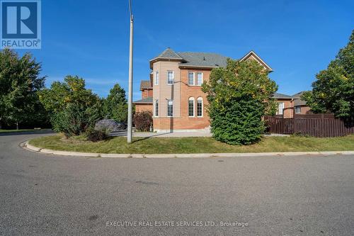 41 Fallstar Crescent, Brampton (Fletcher'S Meadow), ON - Outdoor