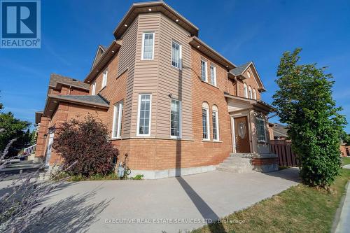 41 Fallstar Crescent, Brampton (Fletcher'S Meadow), ON - Outdoor With Facade