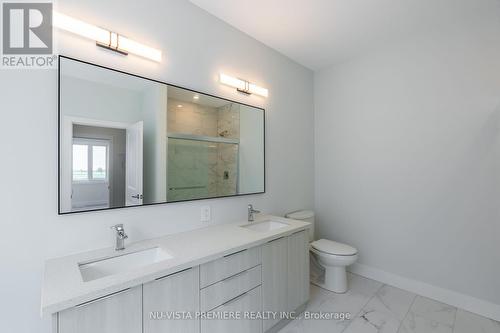 316 Stathis Boulevard, Sarnia, ON - Indoor Photo Showing Bathroom