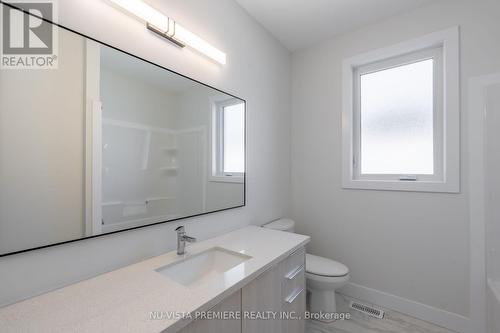 316 Stathis Boulevard, Sarnia, ON - Indoor Photo Showing Bathroom