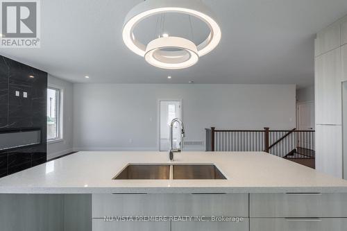 316 Stathis Boulevard, Sarnia, ON - Indoor Photo Showing Kitchen