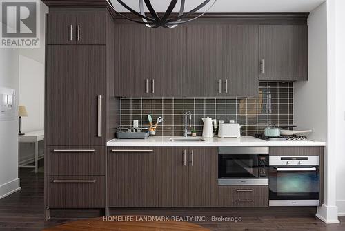 912 - 39 Queens Quay E, Toronto, ON - Indoor Photo Showing Kitchen