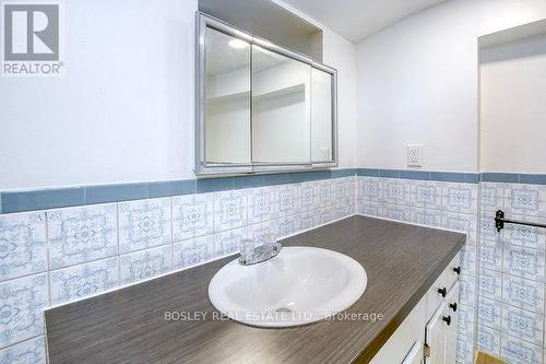 282 Ossington Avenue, Toronto (Trinity-Bellwoods), ON - Indoor Photo Showing Bathroom