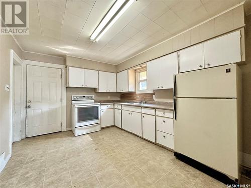 1957 Quebec Street, Regina, SK - Indoor Photo Showing Kitchen