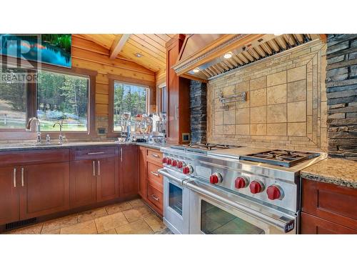 2175 Westside  Road, Invermere, BC - Indoor Photo Showing Kitchen