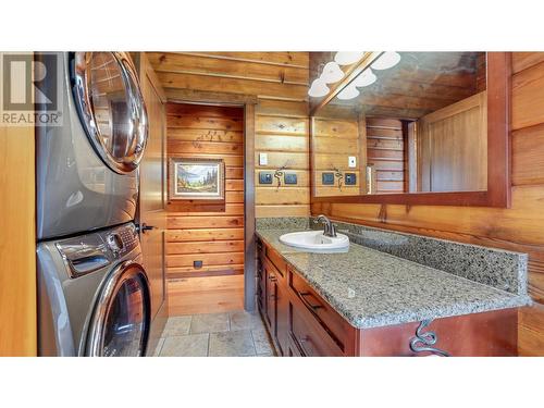 2175 Westside  Road, Invermere, BC - Indoor Photo Showing Laundry Room