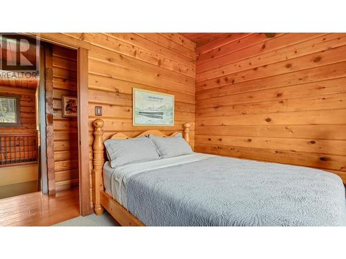 2175 Westside  Road, Invermere, BC - Indoor Photo Showing Bedroom