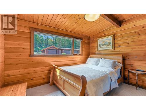 2175 Westside  Road, Invermere, BC - Indoor Photo Showing Bedroom