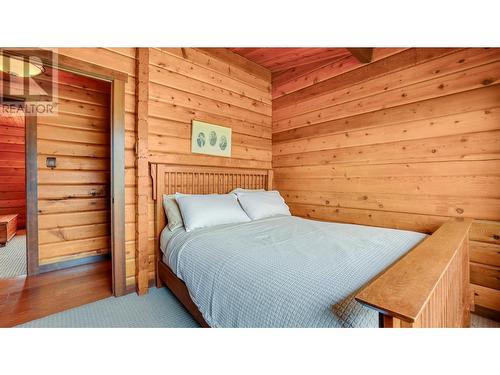 2175 Westside  Road, Invermere, BC - Indoor Photo Showing Bedroom