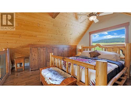 2175 Westside  Road, Invermere, BC - Indoor Photo Showing Bedroom