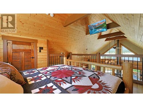 2175 Westside  Road, Invermere, BC - Indoor Photo Showing Bedroom