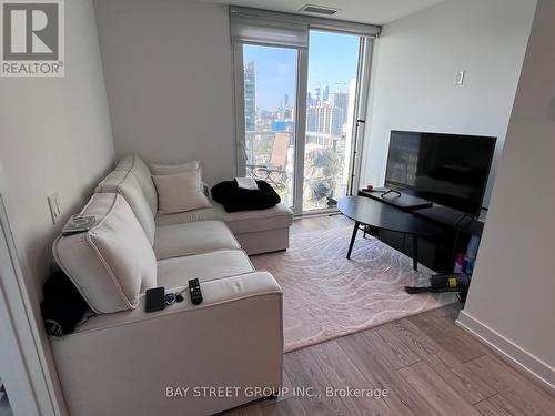 2015 - 108 Peter Street, Toronto, ON - Indoor Photo Showing Living Room