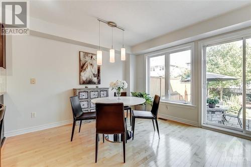 375 Horseshoe Crescent, Stittsville, ON - Indoor Photo Showing Dining Room