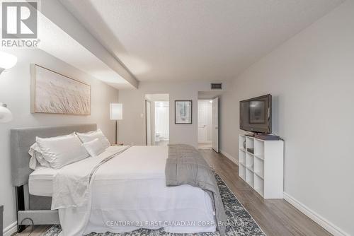 109 - 1510 Richmond Street, London, ON - Indoor Photo Showing Bedroom